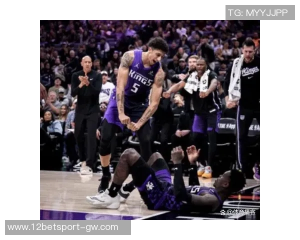 末节崩盘独行侠遭活塞逆转球迷质疑尼科哈里森战术失误