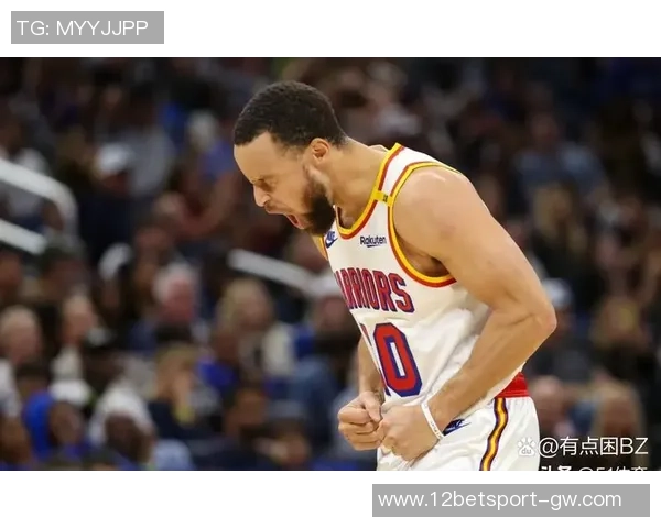 勇士半场领先太阳19分穆迪库里合力发威布克独撑球队